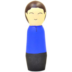 Игрушка - кукла деревянная мусульманин сын в синей рубашке 10 см