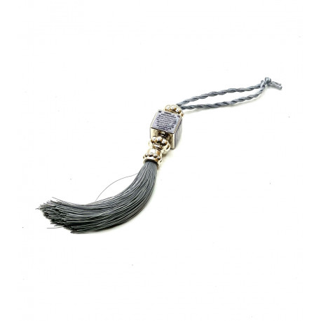 Подвеска кубик в салон автомобиля с арабским написанием (серая)